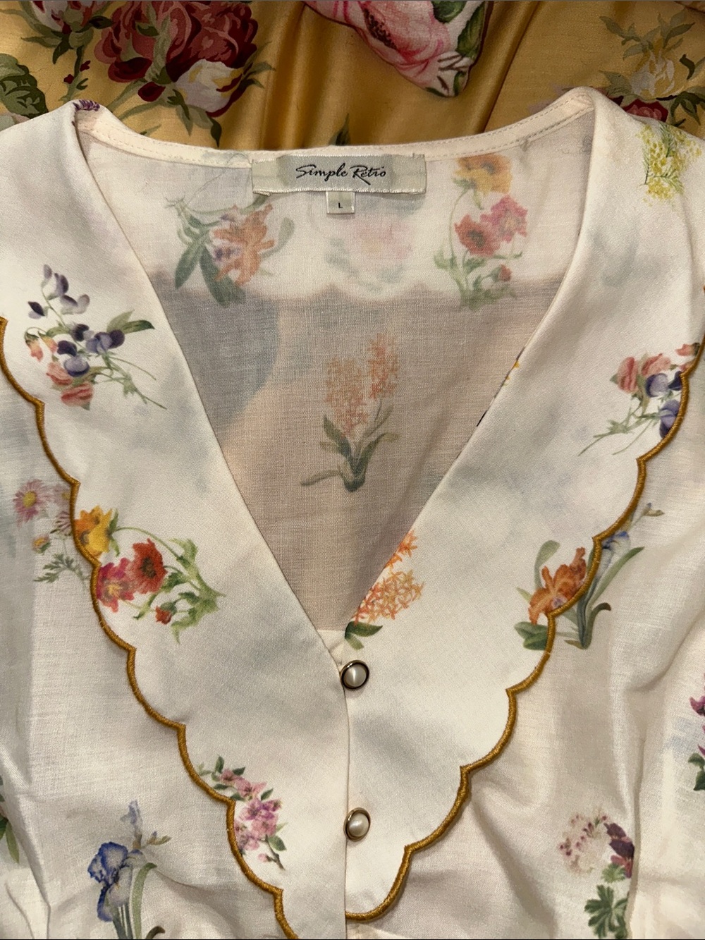 Floral Scalloped-Collar Blouse - White with Gold Trim - Picture 3 of 7